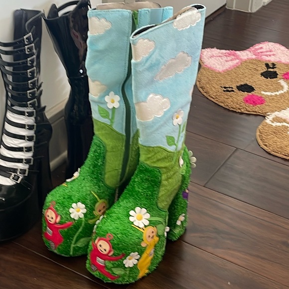 Dolls Kill Shoes - Brand new dollskill platform boots 7